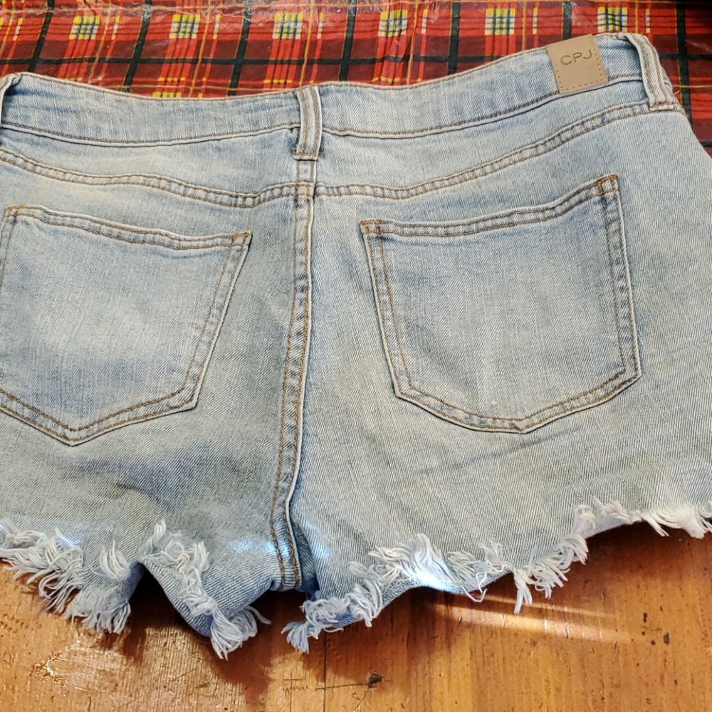 Shorts - Picture 6 of 6
